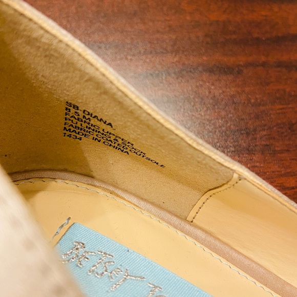 Betsey Johnson Satin Brooch Diana Point Toe Flats - Picture 4 of 8